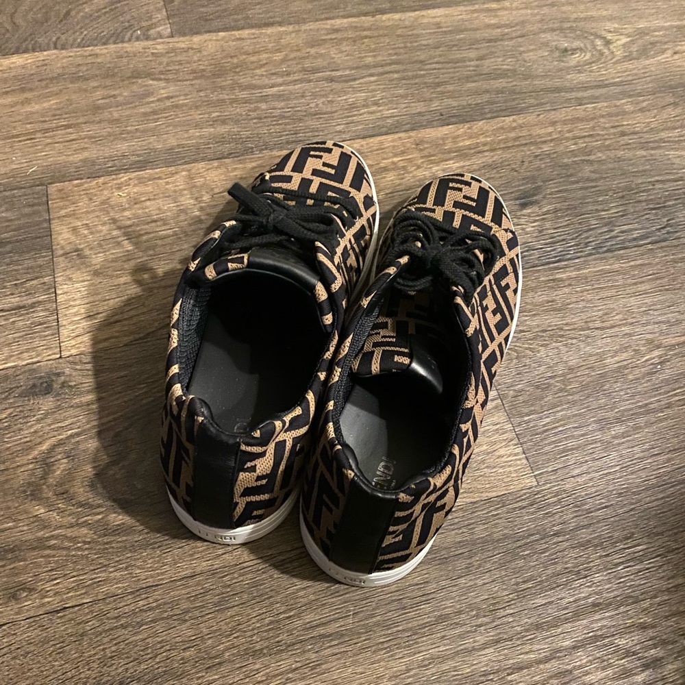 Fendi men’s sneakers size 11